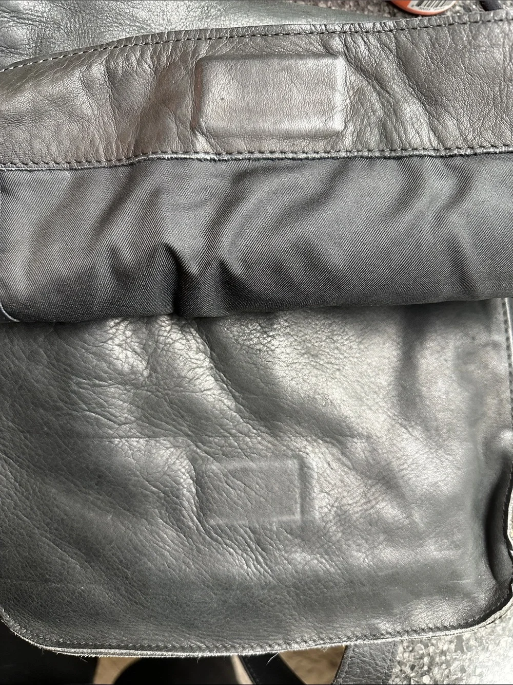 Kenneth Cole Men Women Black Leather Crossbody Bag